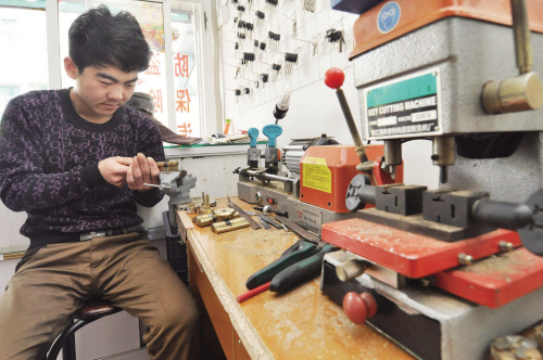 安龙6个3开锁刻章开锁店为啥“牛号”频现 听开锁师傅讲什么锁最防盗